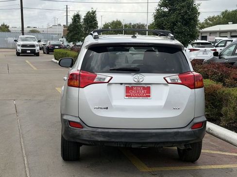 Used 2014 Toyota RAV4 XLE image 6
