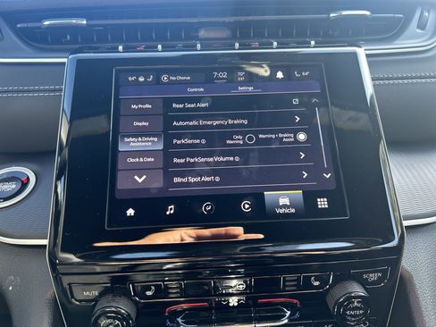 New 2025 Jeep Grand Cherokee Altitude image 31