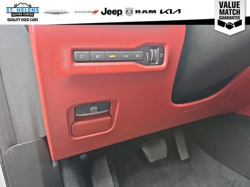 Used 2024 Jeep Wagoneer Launch Edition AWD/4WD image 17
