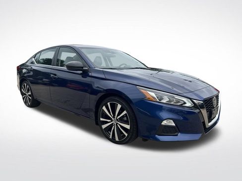 Certified 2022 Nissan Altima 2.5 SR FWD image 3