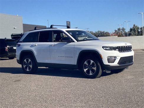 Used 2023 Jeep Grand Cherokee 4WD 4xe image 4