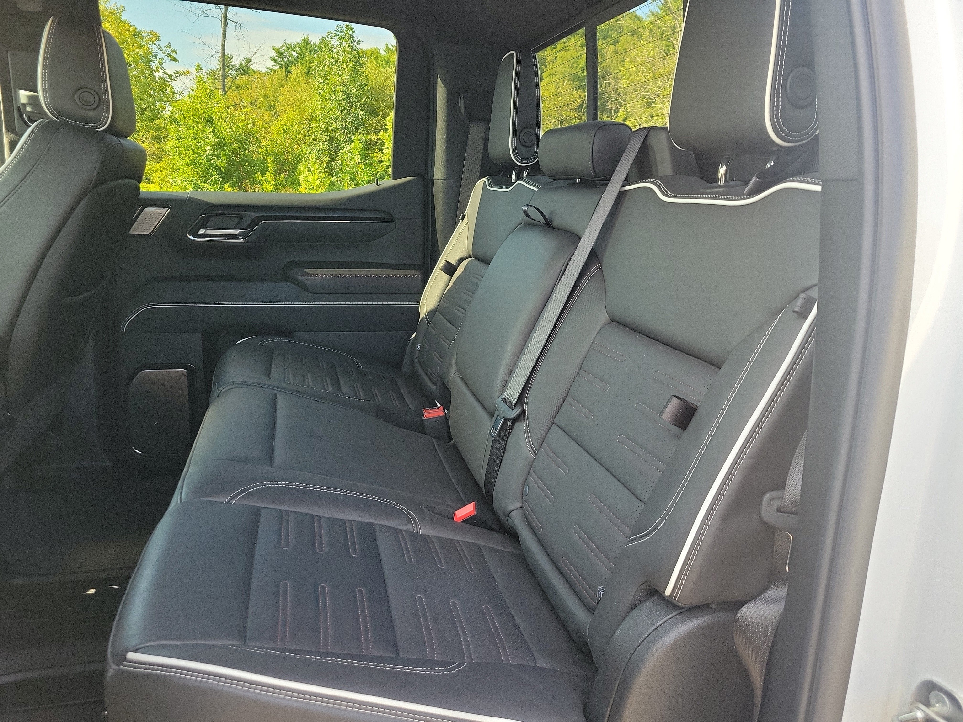 Used 2024 GMC Sierra 1500 AT4X AWD/4WD image 16