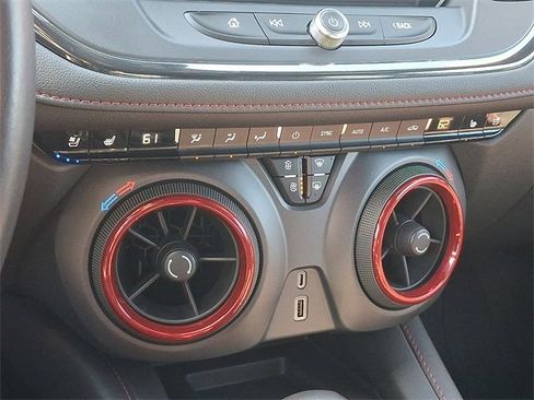 Used 2021 Chevrolet Blazer RS w/ Enhanced Convenience Package image 15