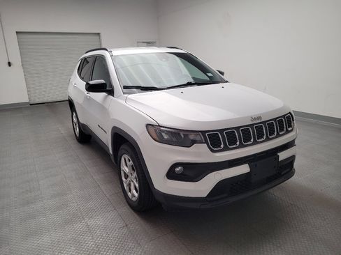 Used 2024 Jeep Compass Latitude image 14