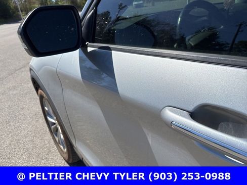 Used 2020 Ford Explorer Limited image 11