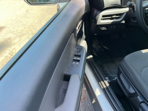 Used 2025 Kia K4 LXS image 18
