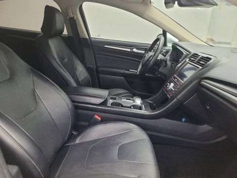 Used 2020 Ford Fusion Titanium AWD/4WD image 21