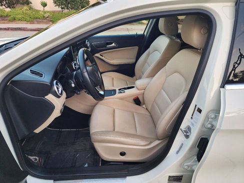 Used 2016 Mercedes-Benz GLA 250 image 10