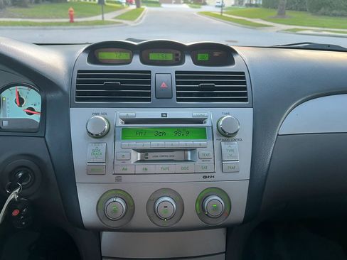 Used 2004 Toyota Solara SE Sport FWD image 9