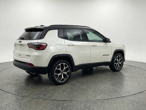 Used 2025 Jeep Compass Limited AWD/4WD image 9