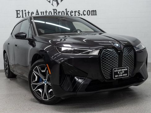 Used 2024 BMW iX xDrive50 w/ Premium Package AWD/4WD image 7