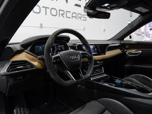 Used 2022 Audi e-tron GT Premium Plus image 3