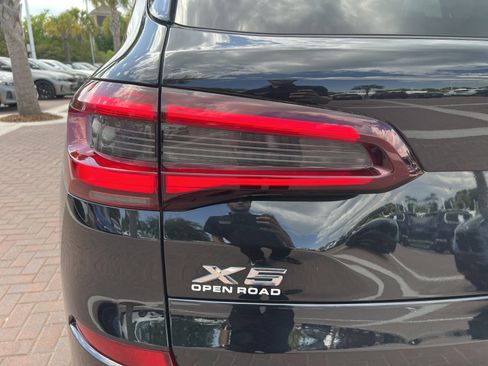 Used 2022 BMW X5 xDrive40i w/ M Sport Package image 44