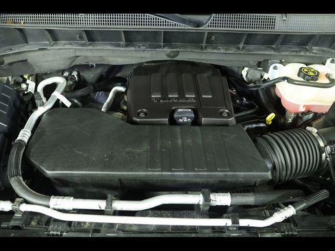 Used 2023 Chevrolet Silverado 1500 LT AWD/4WD image 23