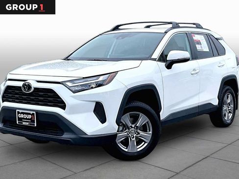 Used 2023 Toyota RAV4 XLE w/ Convenience Package FWD image 1