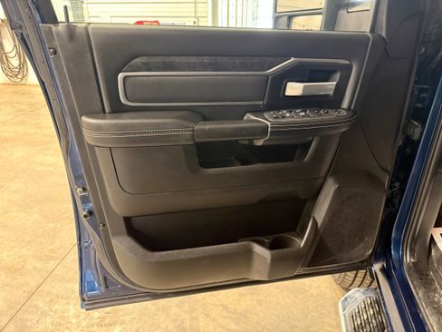 Used 2024 RAM 2500 Big Horn w/ Sport Appearance Package image 43