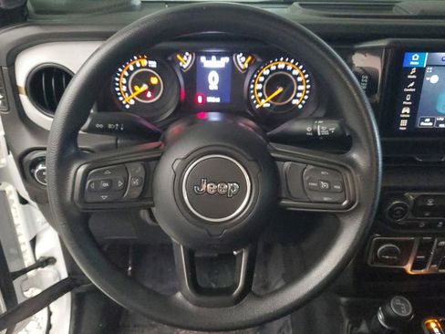 Used 2025 Jeep Gladiator Nighthawk image 27