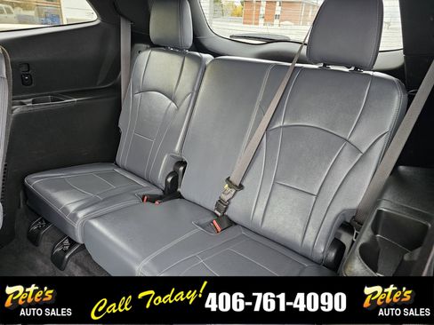 Used 2024 Buick Enclave Premium image 13