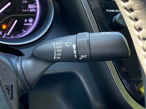 Used 2018 Toyota Camry SE FWD image 22