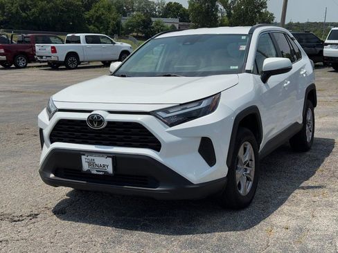Used 2025 Toyota RAV4 XLE FWD image 10