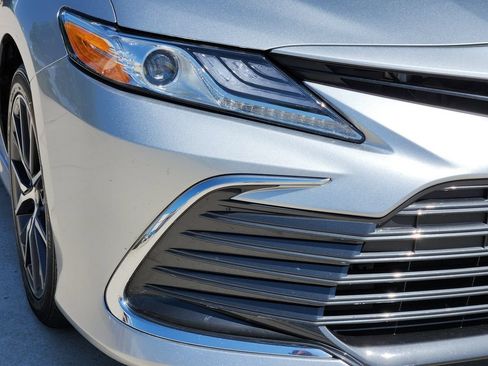 Certified 2022 Toyota Camry XLE w/ Cold Weather Package FWD image 9