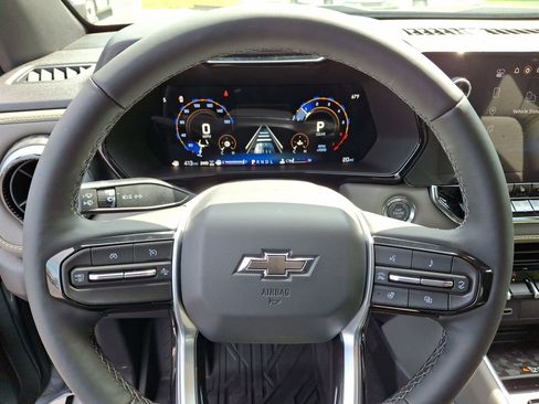 New 2026 Chevrolet Colorado ZR2 w/ Technology Package AWD/4WD image 17