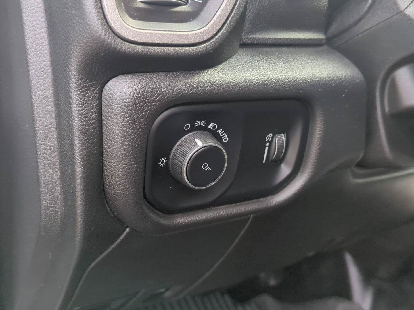 Used 2024 RAM 2500 Tradesman w/ Chrome Appearance Group AWD/4WD image 14