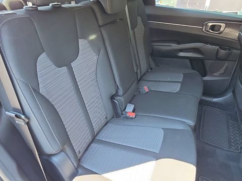 Used 2021 Kia Sorento LX FWD image 23