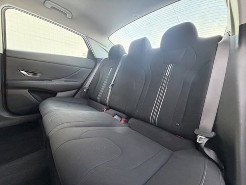 Certified 2021 Hyundai Elantra SEL w/ Convenience Package image 31