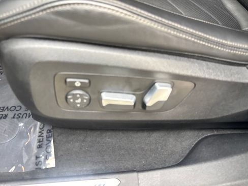 Used 2023 BMW X6 xDrive40i w/ M Sport Package AWD/4WD image 31