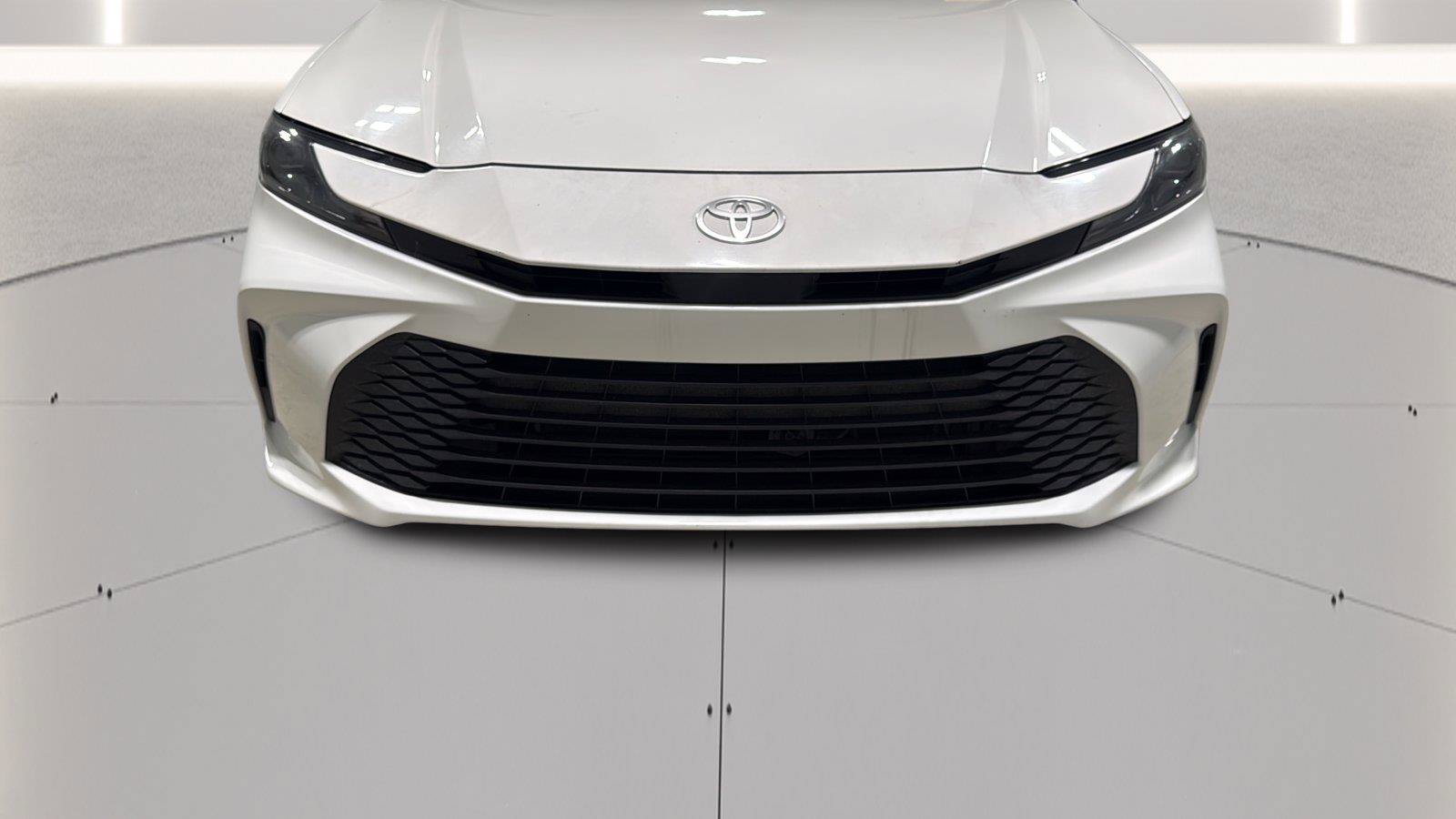 Used 2025 Toyota Camry LE FWD image 28