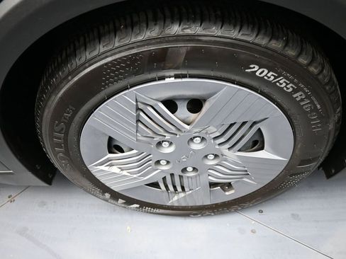 Certified 2025 Kia K4 LX image 13