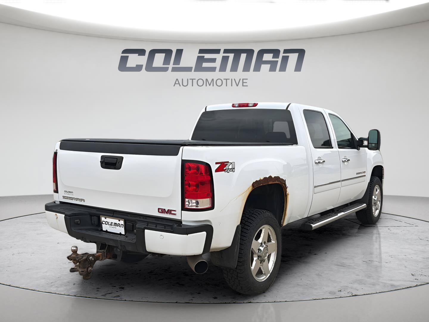 Used 2014 GMC Sierra 2500 Denali w/ Suspension Package, Off-Road AWD/4WD image 9