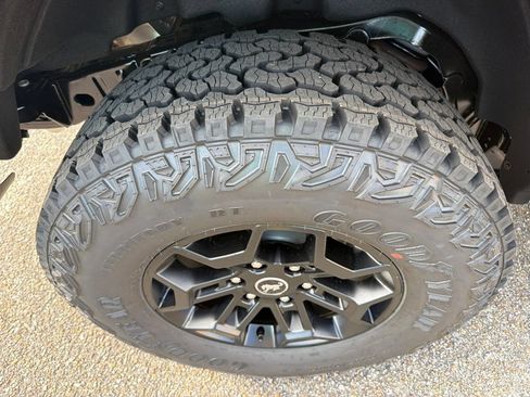New 2026 Ford Bronco Badlands AWD/4WD image 12