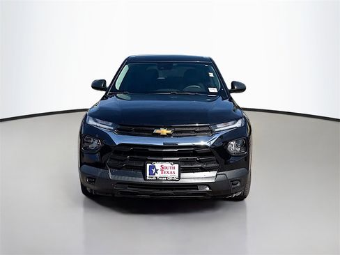 Used 2023 Chevrolet TrailBlazer LS image 2