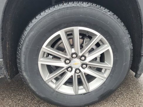 Used 2023 Chevrolet Traverse LT image 15