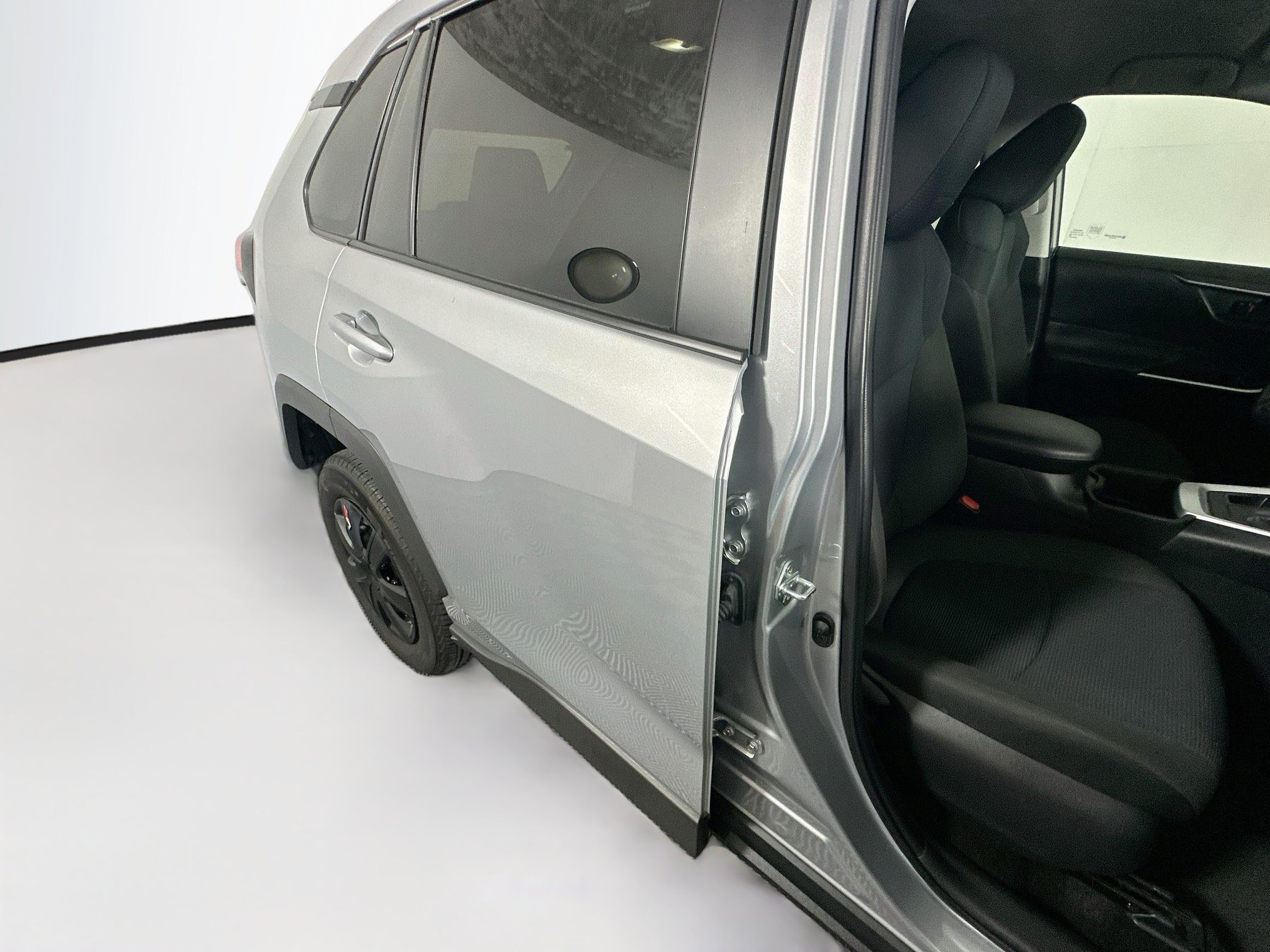 Used 2025 Toyota RAV4 LE AWD/4WD image 27