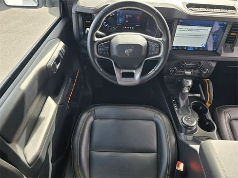 Used 2024 Ford Bronco Badlands image 7