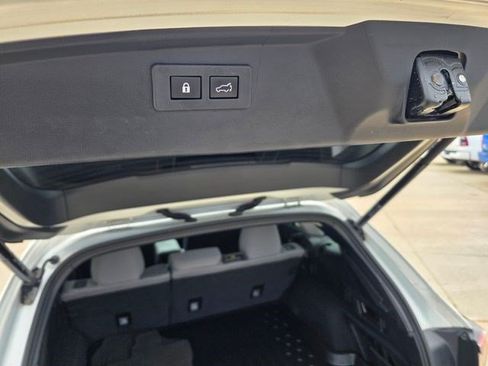 Used 2023 Subaru Outback Premium AWD/4WD image 11