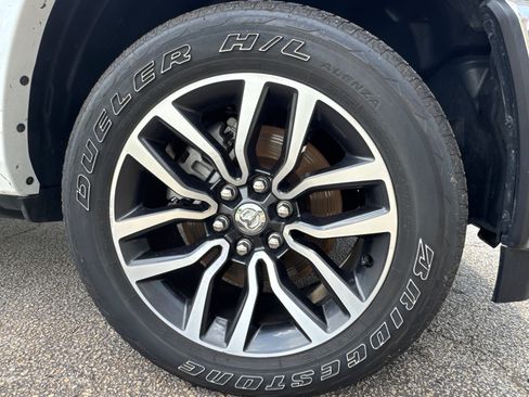 Used 2025 RAM 1500 Limited AWD/4WD image 10