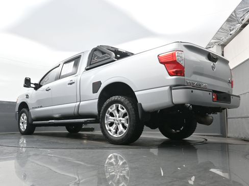 Used 2016 Nissan Titan SL image 31