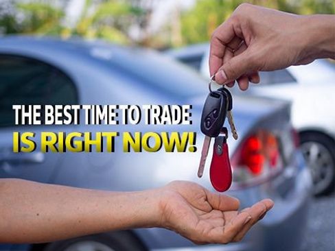 Used 2018 Ford Mustang Convertible w/ Equipment Group 101A RWD image 9