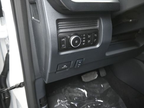 New 2026 Ford F250 Lariat w/ Black Appearance Package image 13