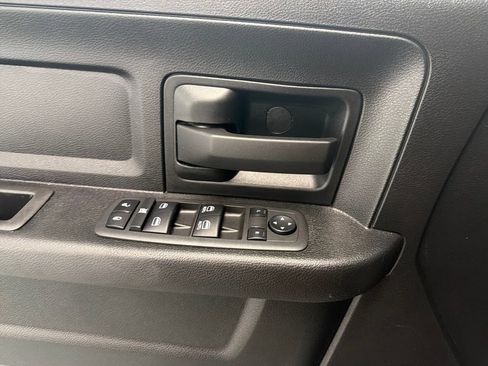 Used 2022 RAM 3500 Tradesman w/ Chrome Appearance Group AWD/4WD image 16