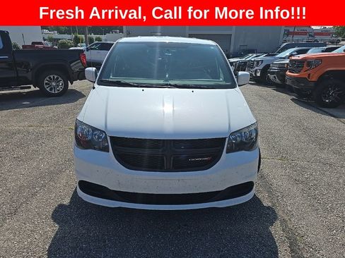 Used 2015 Dodge Grand Caravan SE FWD image 2