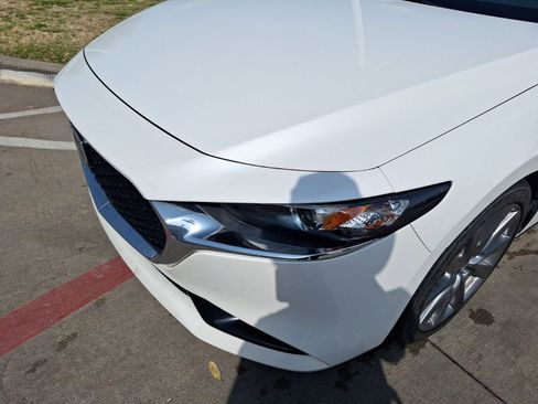 Used 2019 MAZDA MAZDA3 Sedan w/ Preferred Package image 10
