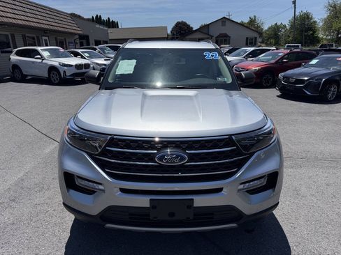 Used 2022 Ford Explorer XLT w/ Equipment Group 202A AWD/4WD image 4