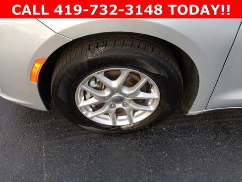 Used 2024 Chrysler Pacifica Touring-L image 24