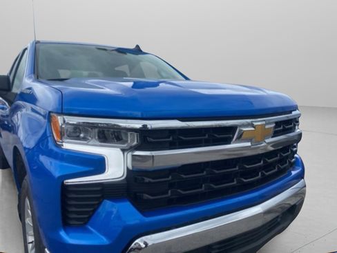 Used 2025 Chevrolet Silverado 1500 LT image 2