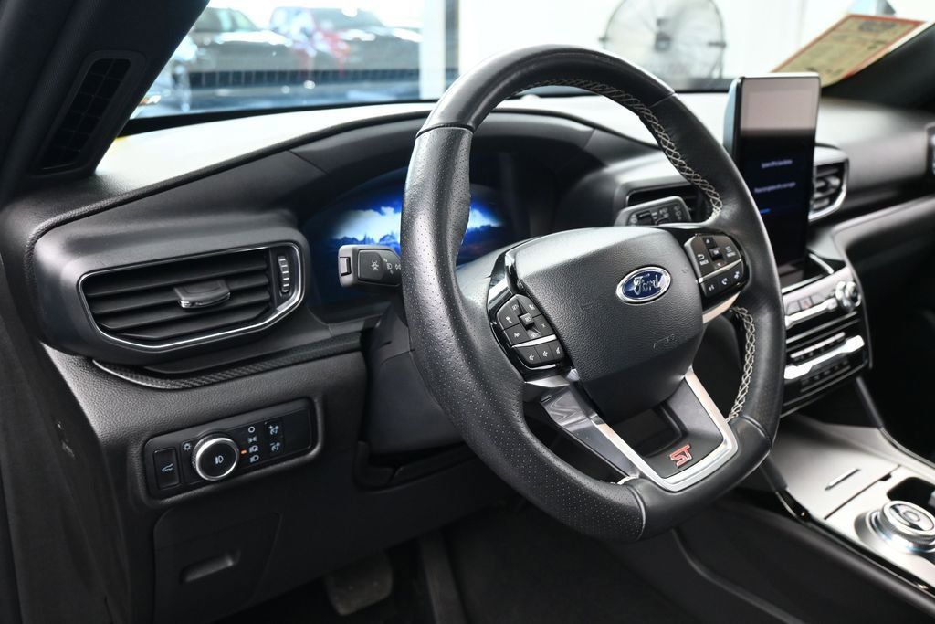 Used 2024 Ford Explorer ST w/ Equipment Group 401A AWD/4WD image 15